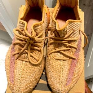 YEEZY (CLAY) only worn twice